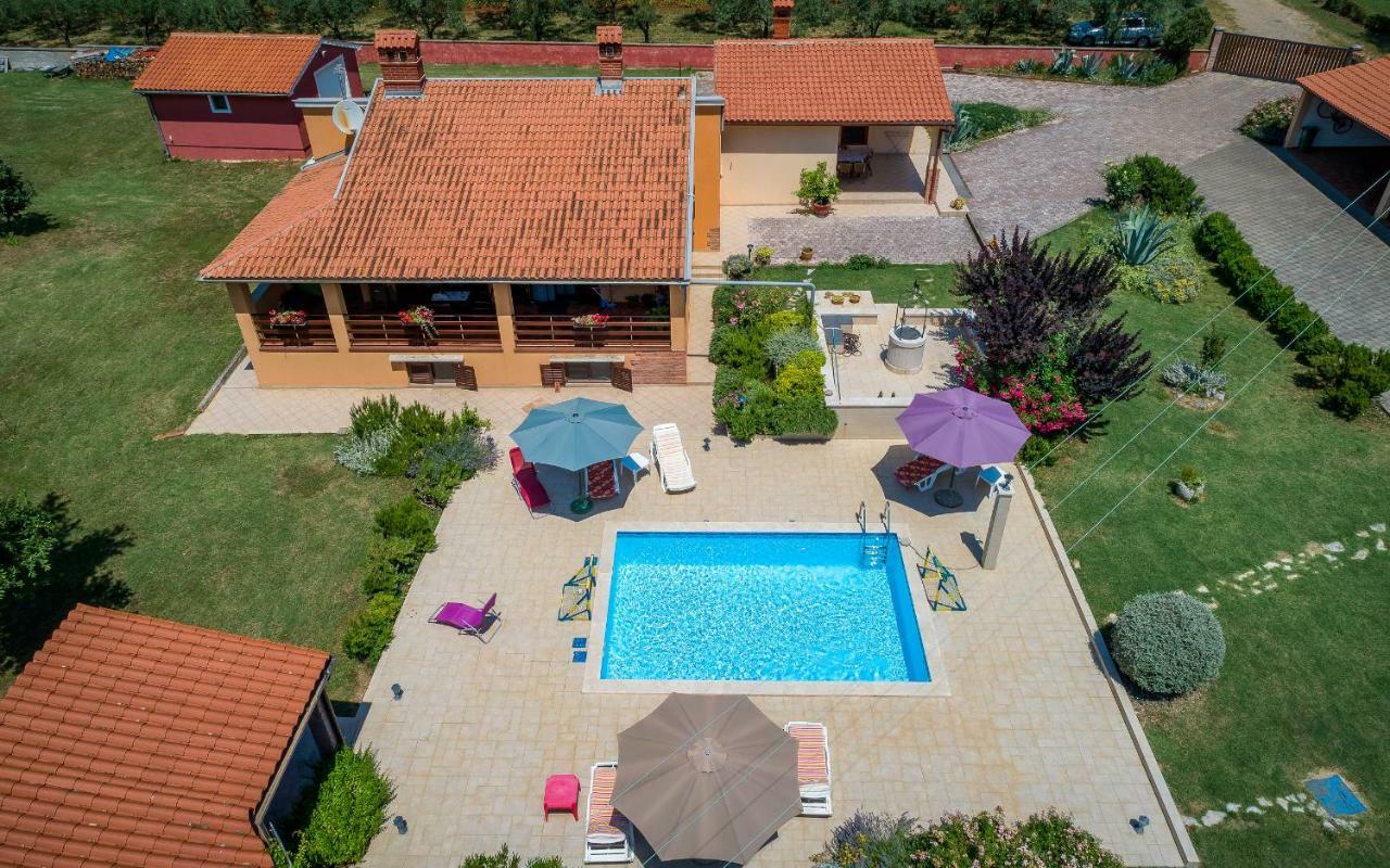 Villa Hacienda RoseMary Muntić Exterior foto