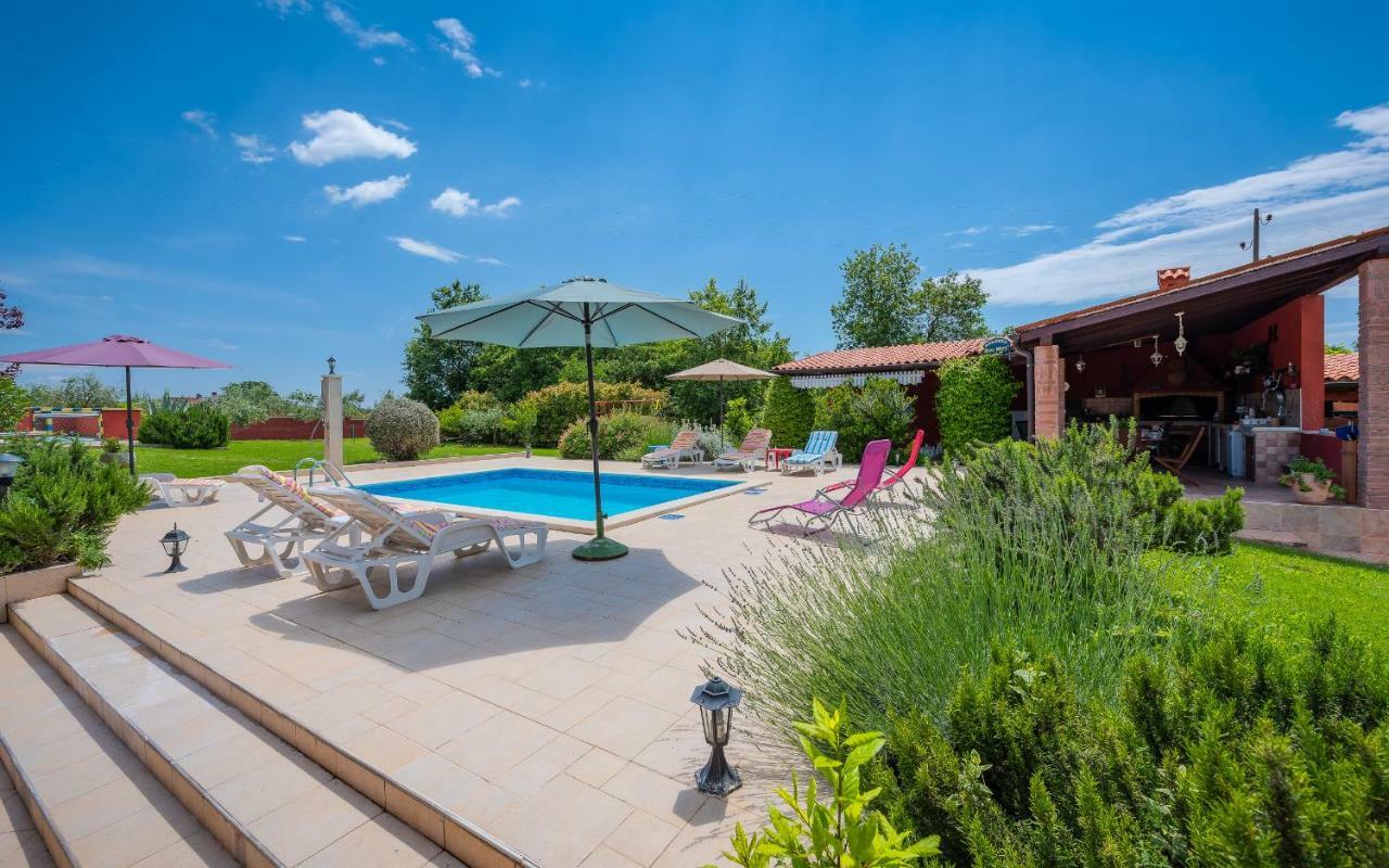 Villa Hacienda RoseMary Muntić Exterior foto